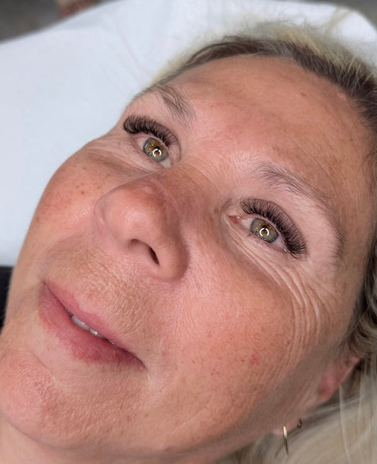 LED Lash Extensions: The Future of Longer-Lasting, Healthier Lashes